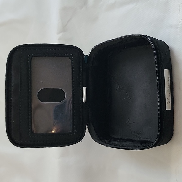 VERA BRADLEY ZIPPERED QUILTED CARD CASE WITH I.D. WINDOW - Picture 2 of 5